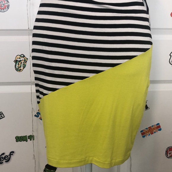 Bebe black & white striped w/yellow bottom fitted mini dress. NWOT! Sz XS - Picture 4 of 9